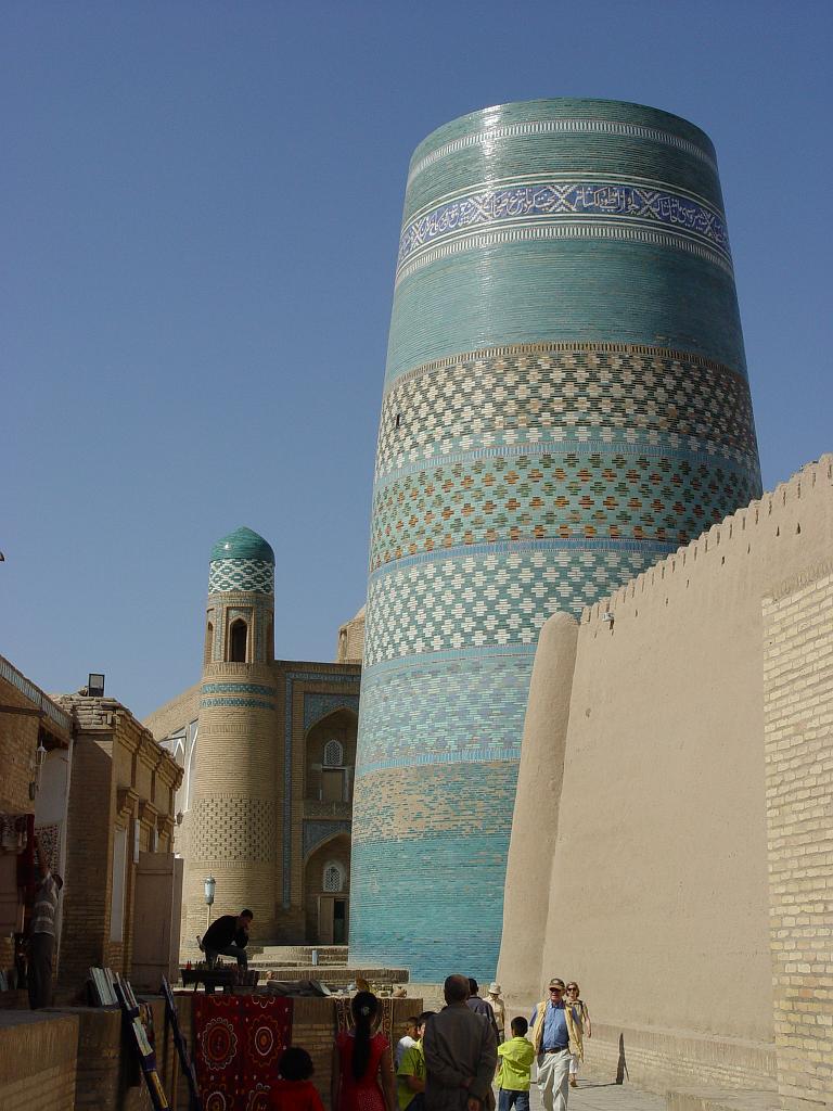 09-05-14_09-39-24khiva-027.JPG - Minaret Kalta minor