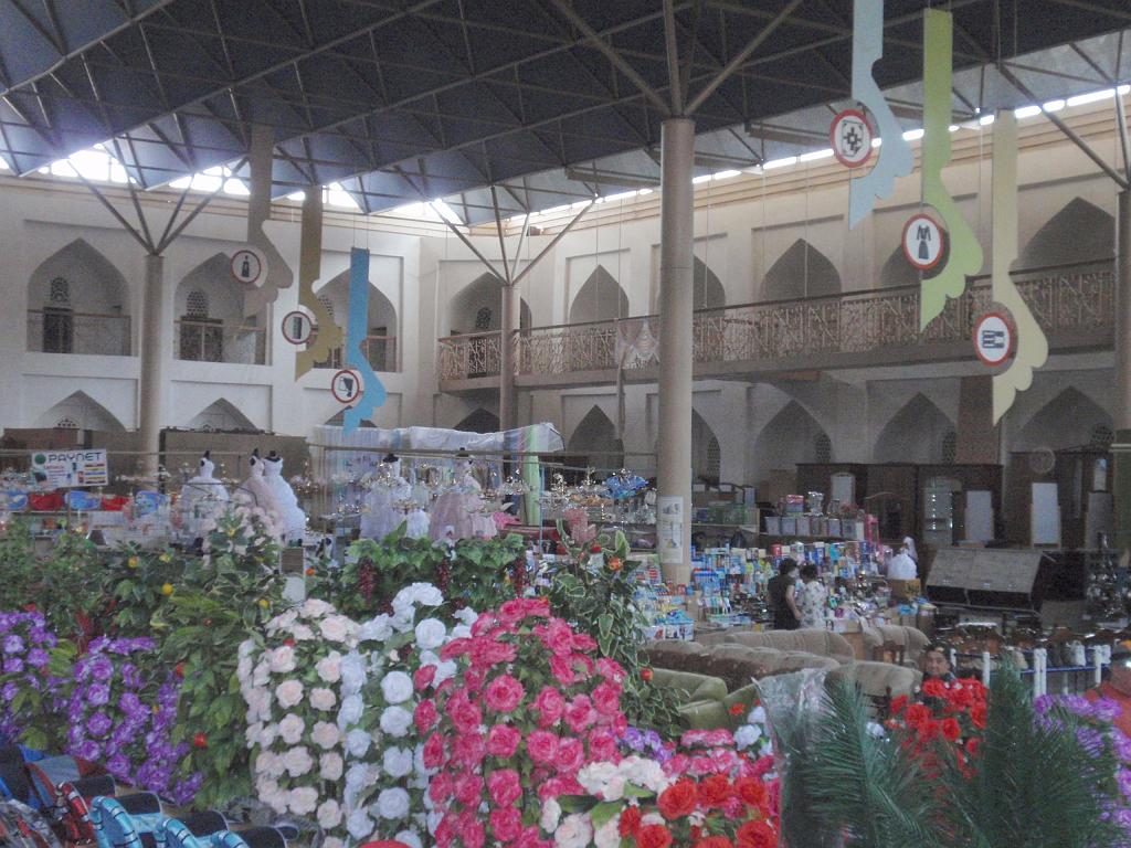 09-05-14_12-14-54khiva-080.JPG - Bazar dans l' ancien caravensérail