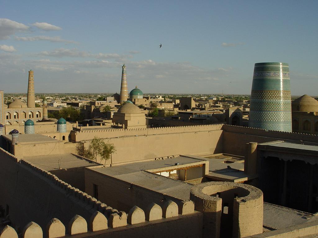 09-05-14_18-56-57khiva-187.JPG - La forteresse au coucher du soleil