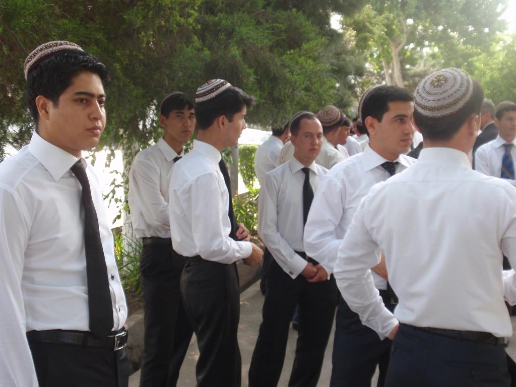 09-05-17_17-53-29ashgabat-024.JPG - étudiants