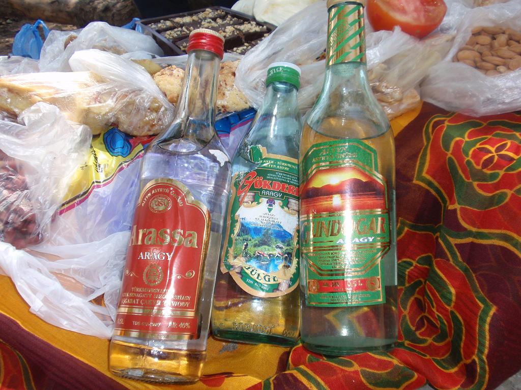 09-05-19_12-51-03karakoum-016.JPG - la vodka est de rigueur