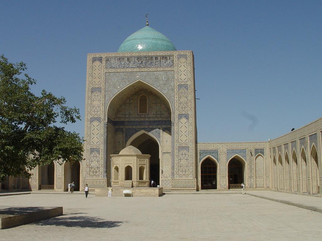 09-05-21_09-54-09boukhara-023.JPG - cour de la mosquée
