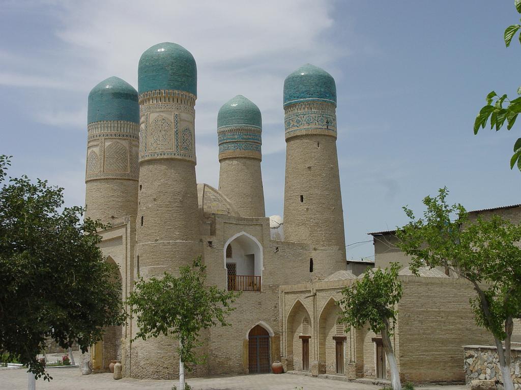 09-05-22_12-50-23chorminor-001.JPG - mosquée Chor Minar, début 19°s